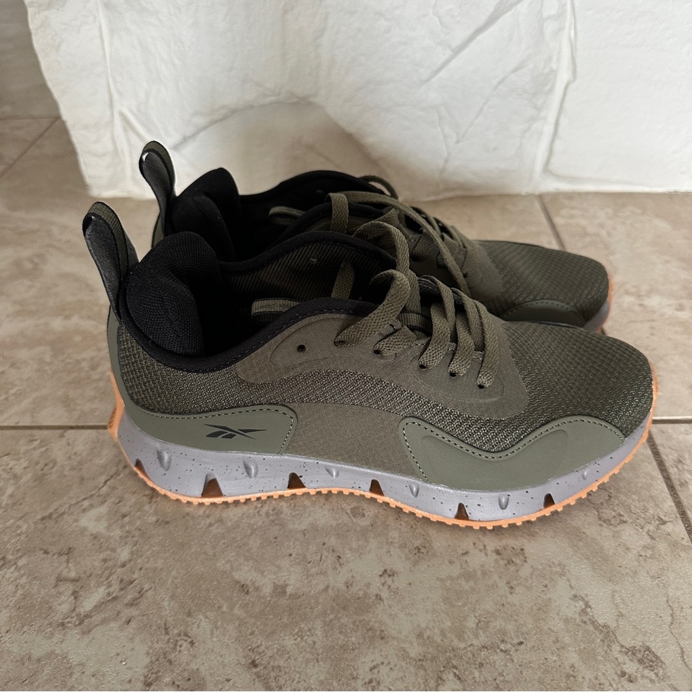 Reebok Youth Zig Dynamica Army Green Sneakers Size 6 AR30106Y-GNJ